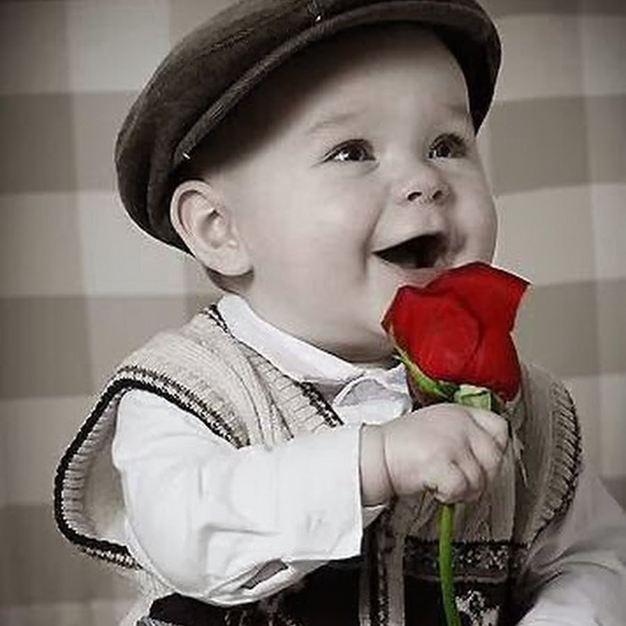 Мальчик с розой
