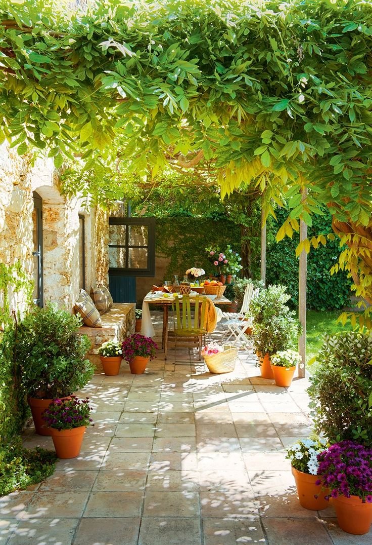 Внутренний двор патио в Испании