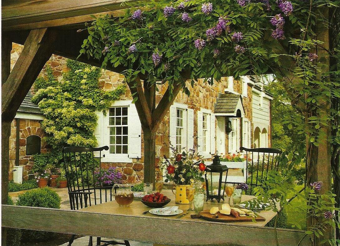 Уютный дом с садом и террасой