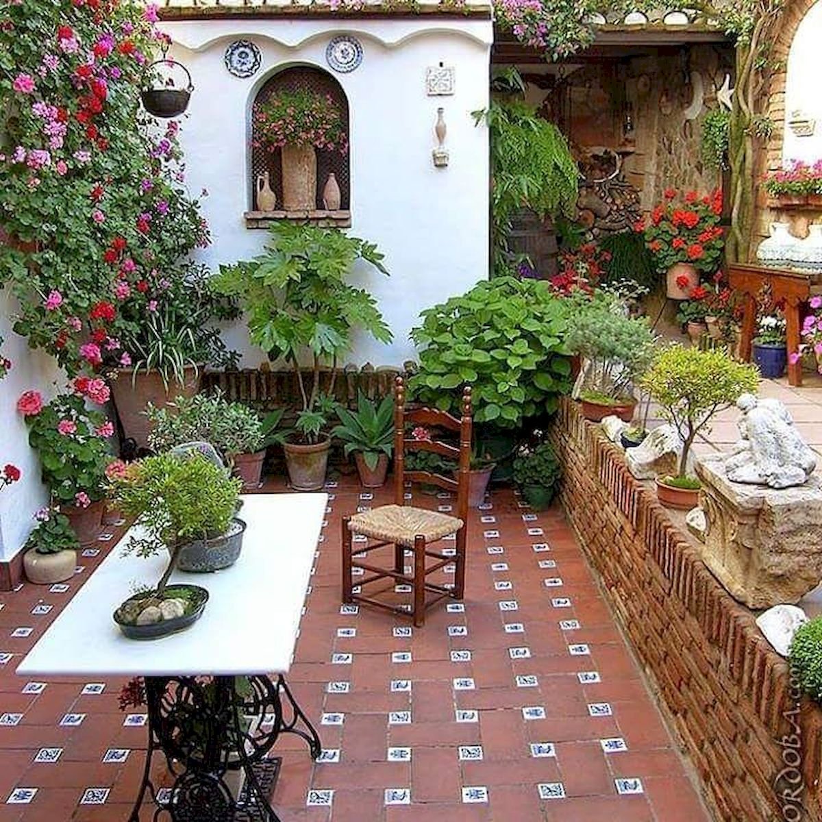 Патио внутренний дворик в Италии