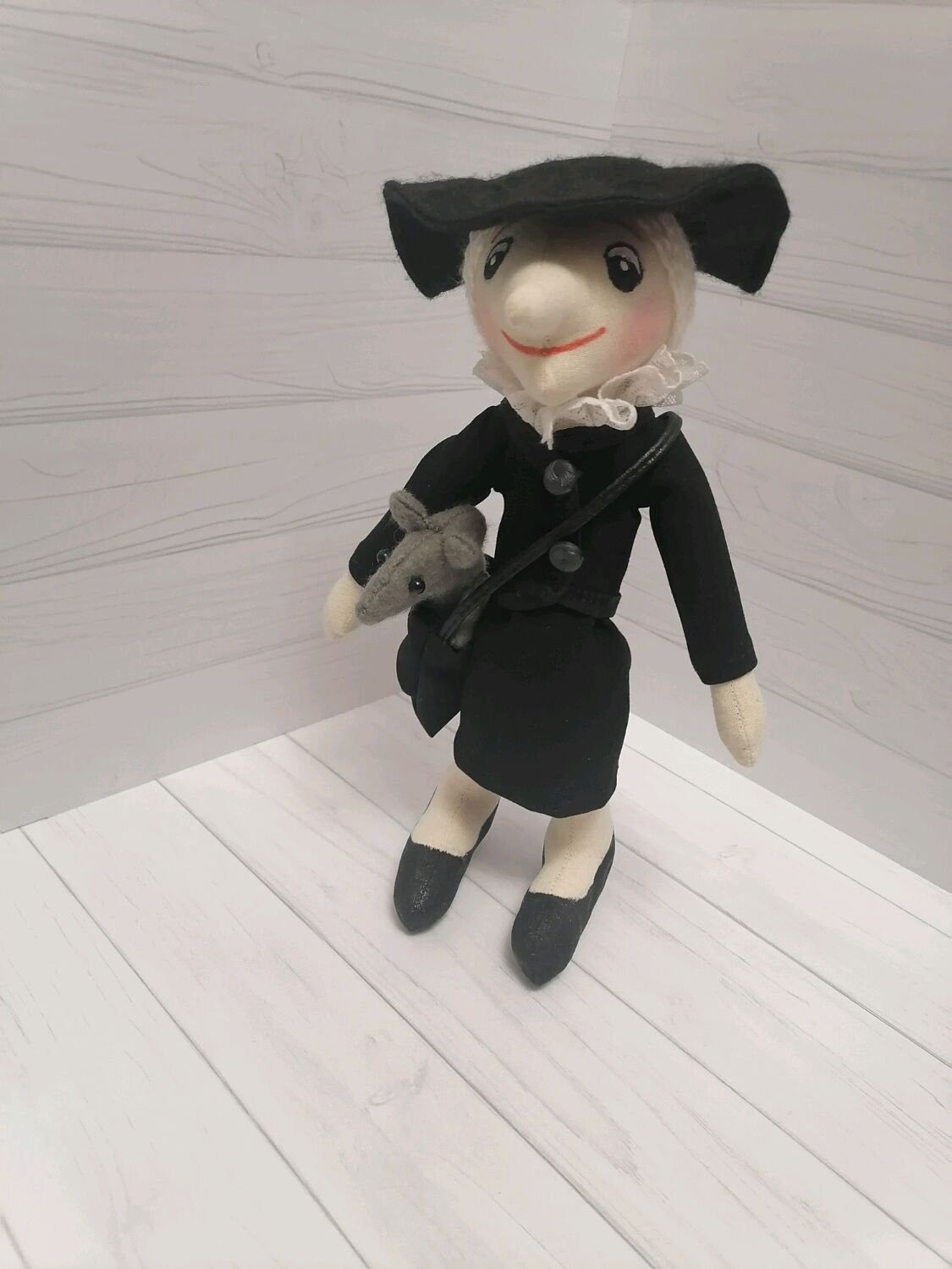 Шапокляк и крыска Лариска