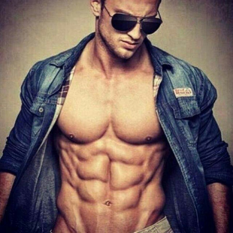 Накаченный красавчик