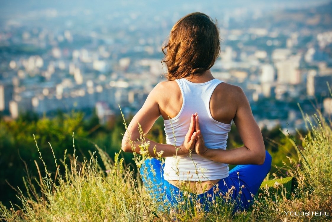 Здоровая женская спина