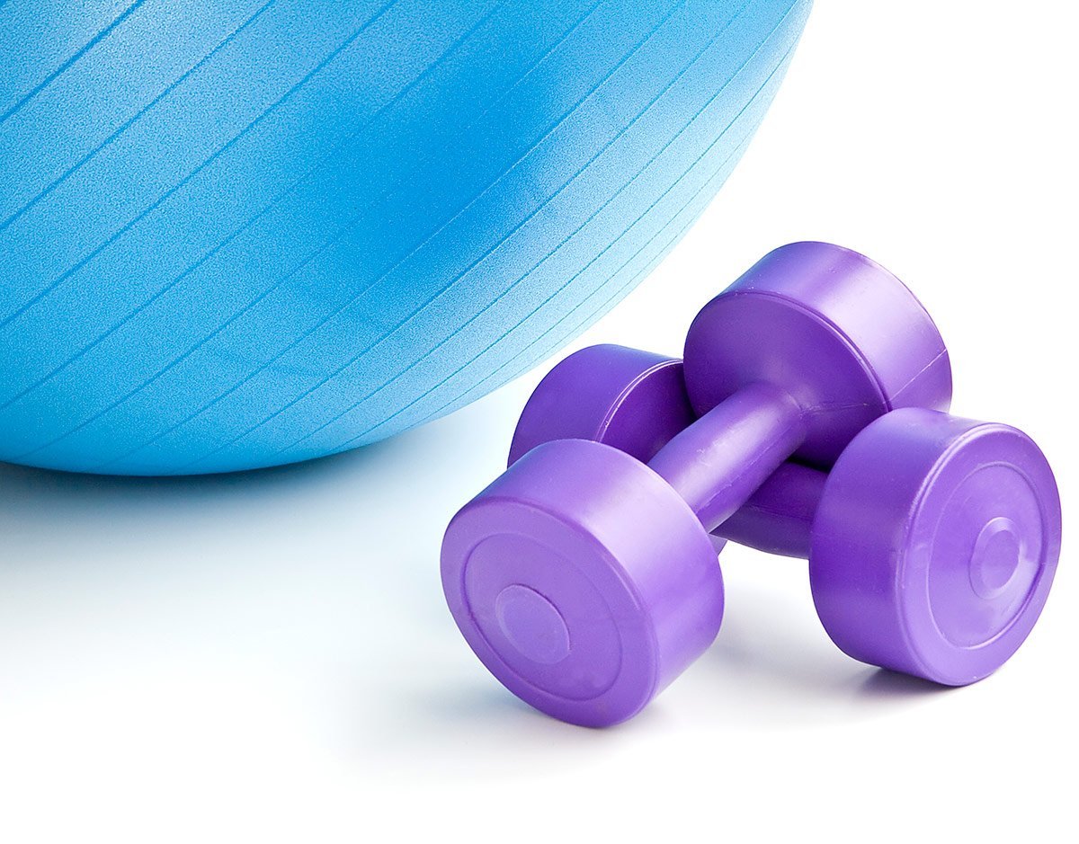 Фиолетовый спортивный инвентарь