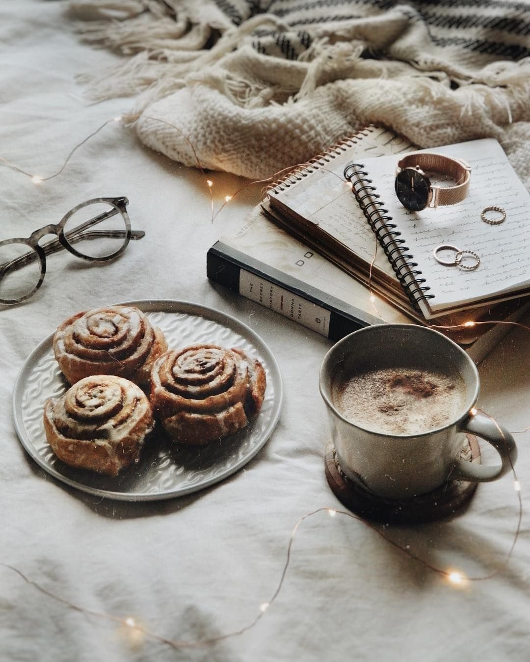 Уютный завтрак с кофе