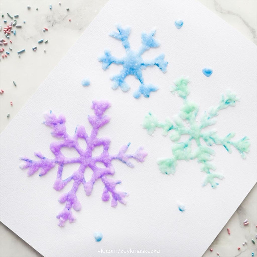 Снежинка мультяшная