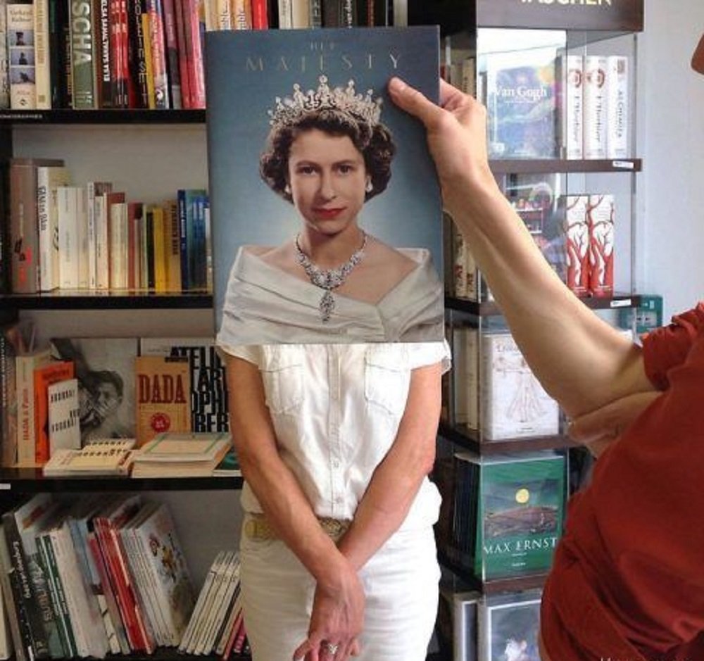 Уснули в библиотеке