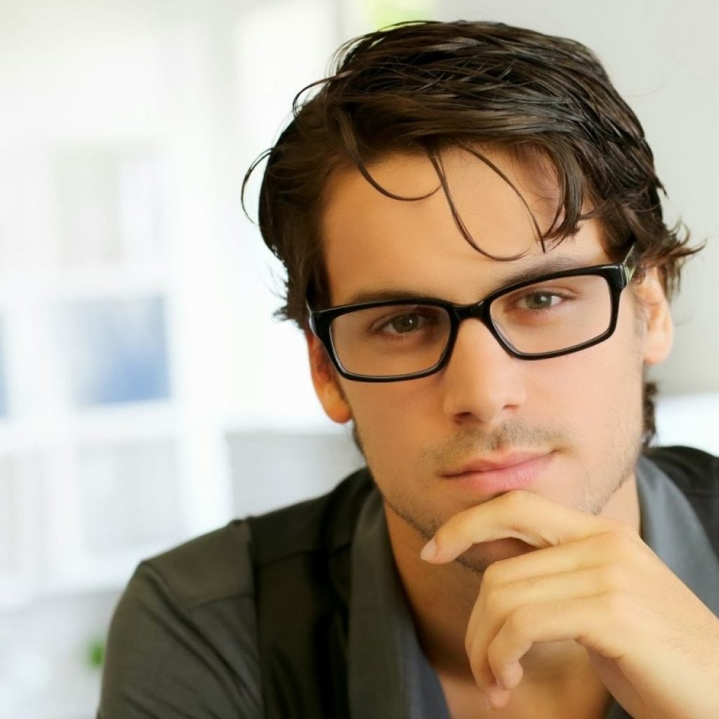 Парень в очках