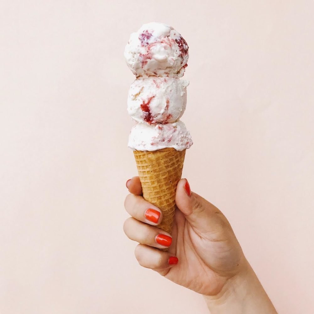 Крио мороженое в рожке