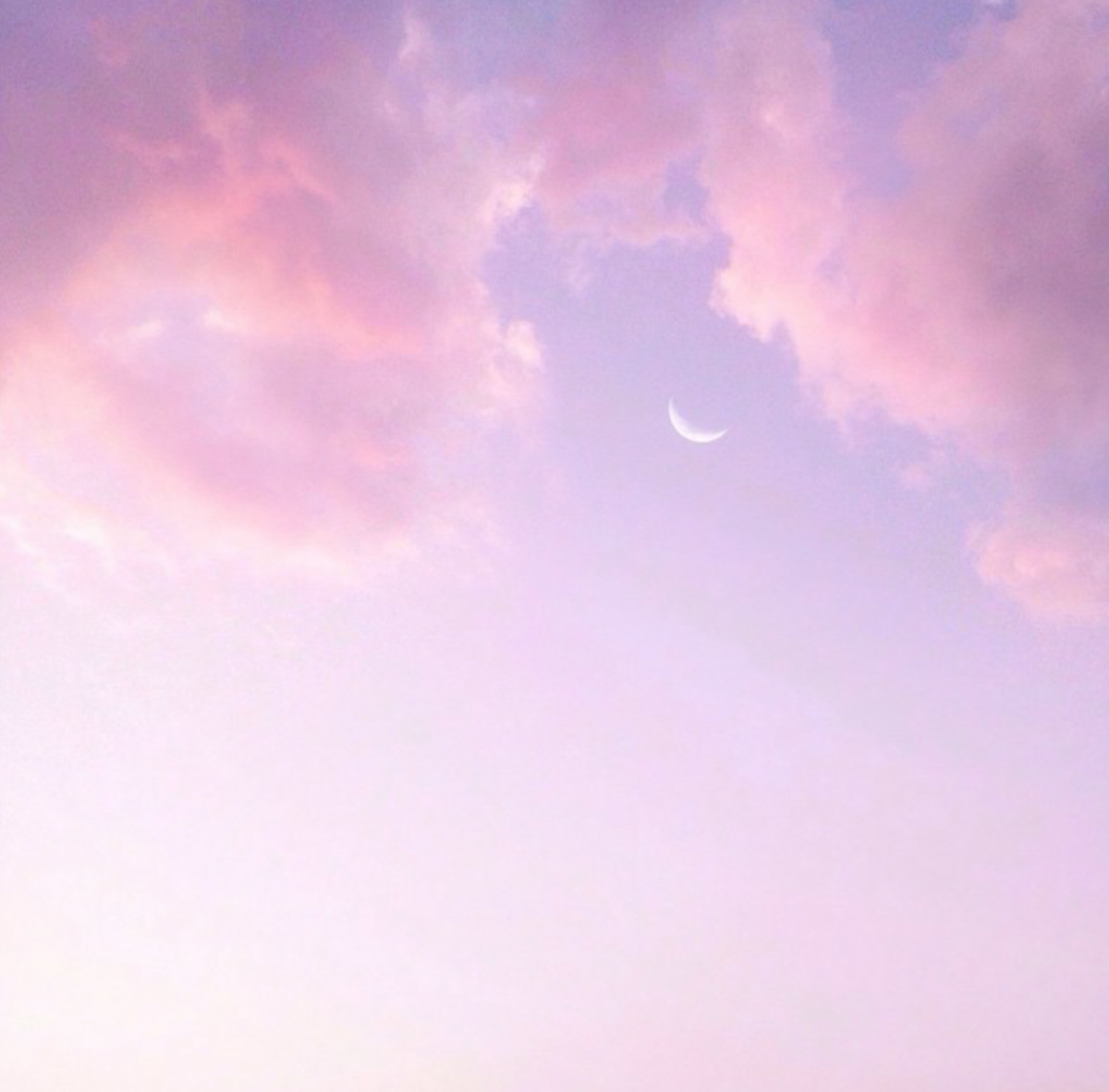 Светло розовое небо