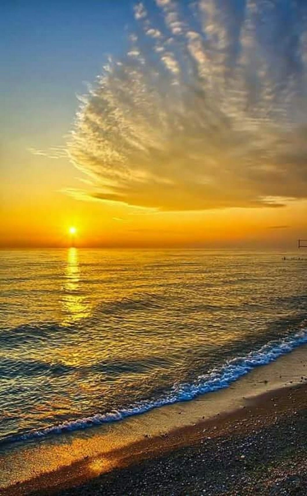 Восход на море