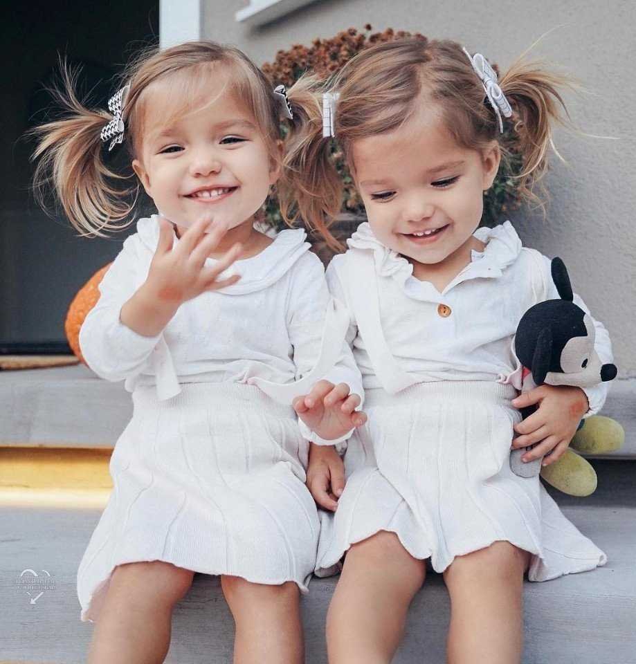 Двойняшки девочки