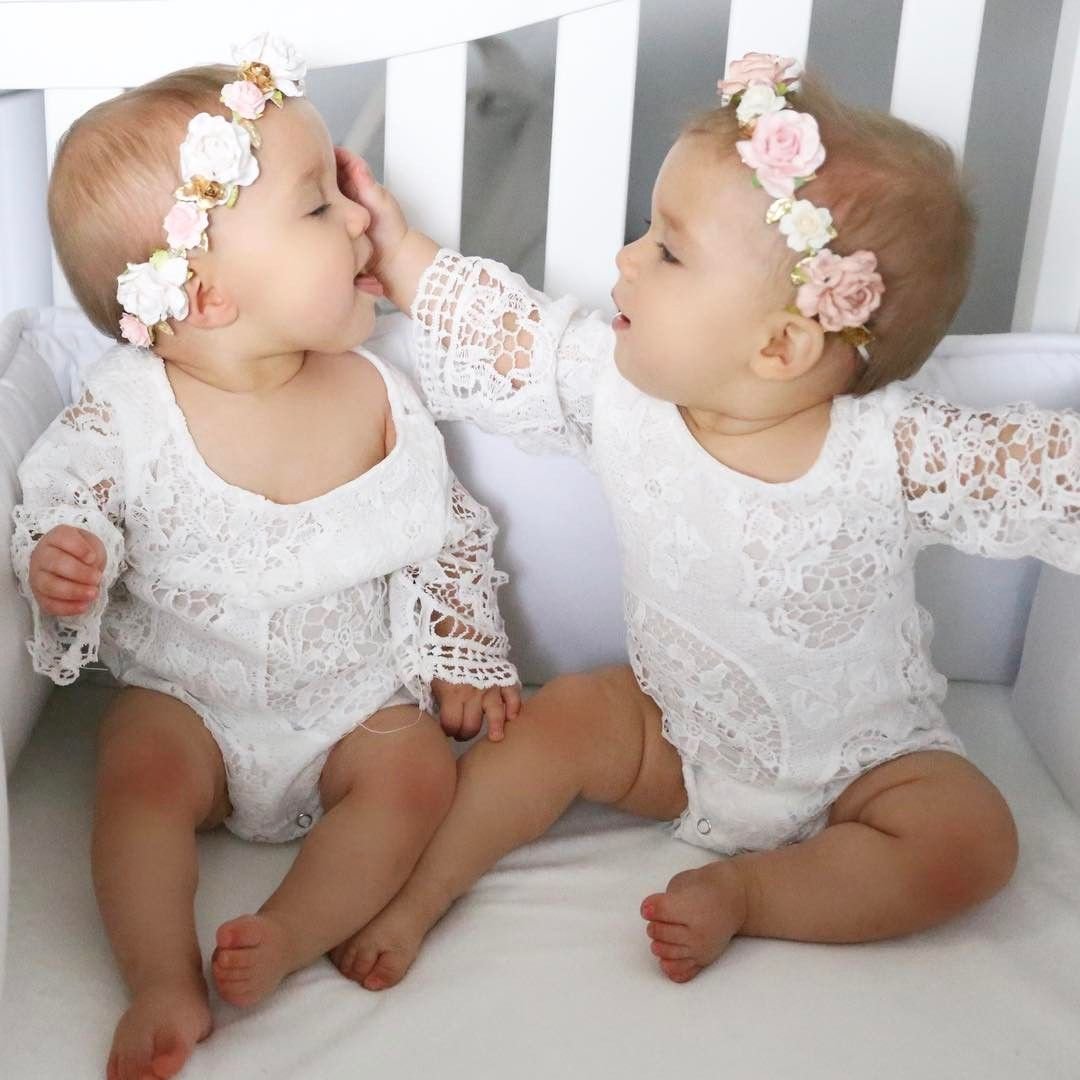 Одежда для маленьких близняшек