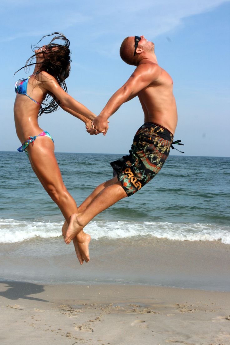 Смешная фотосессия на пляже