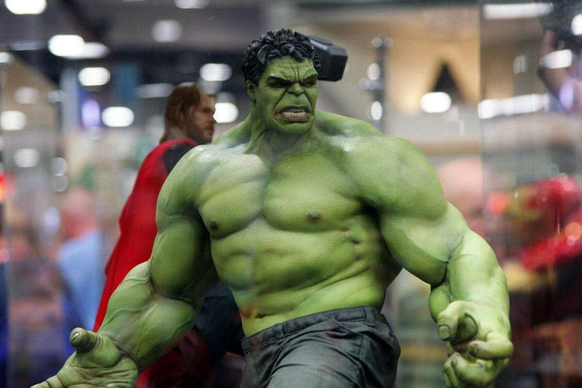 Халк фамилия на спине