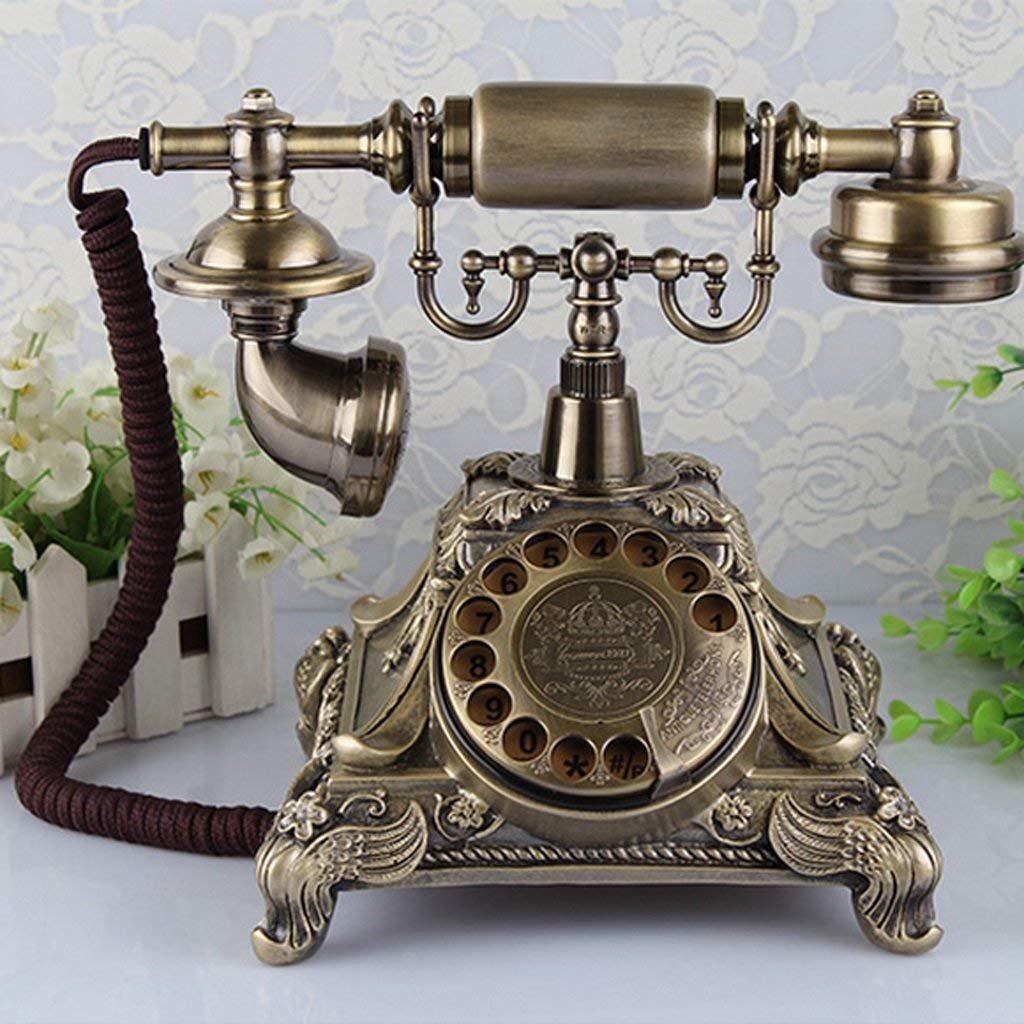 Старый винтажный телефон