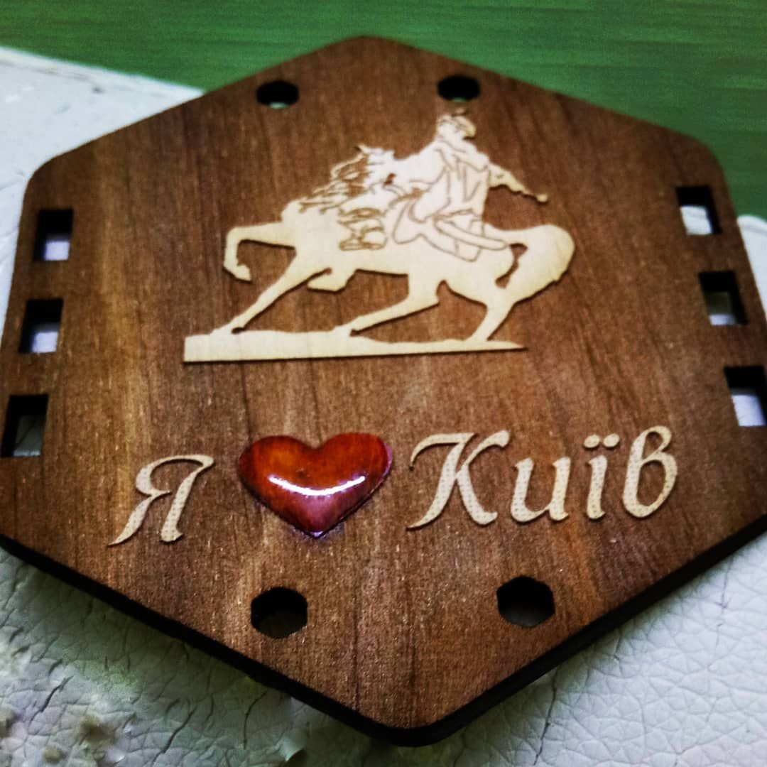 Лазерная гравировка по дереву