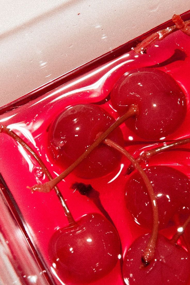 Эстетика красного вишня