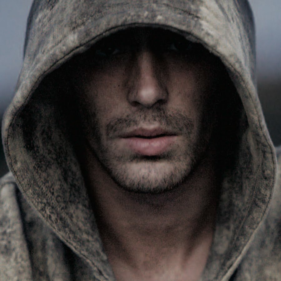 Картинки мужик в капюшоне