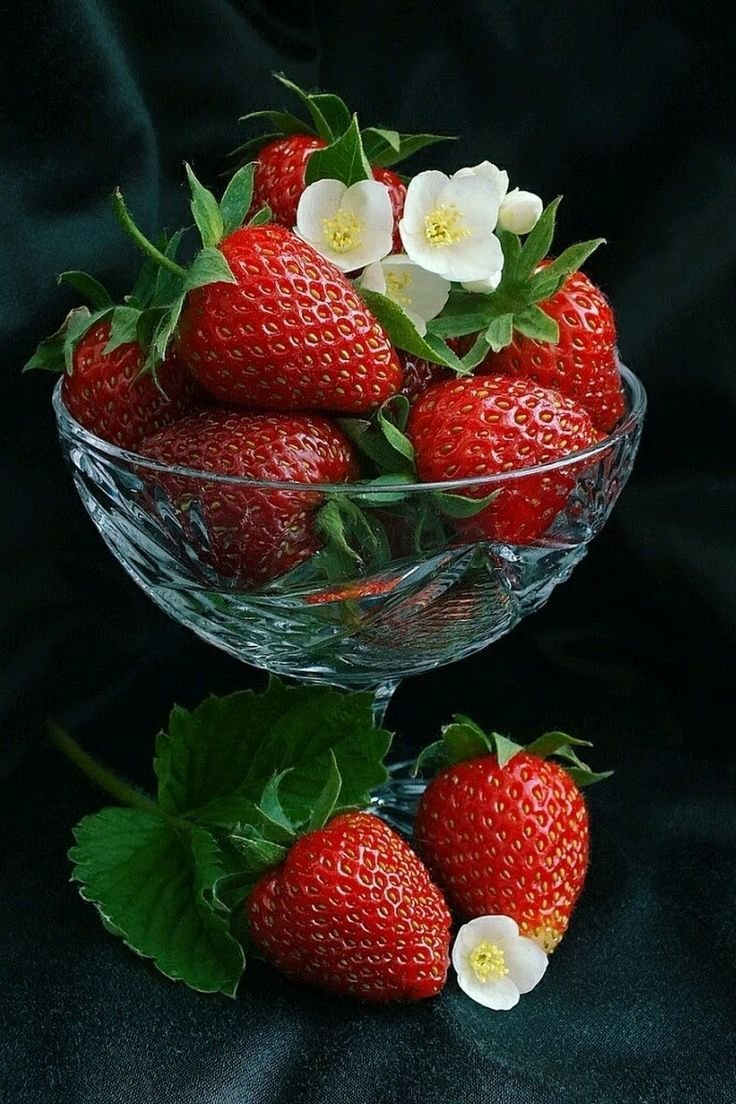 Фрукты клубника