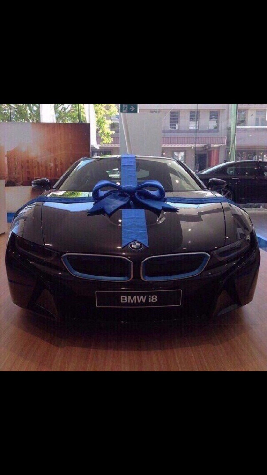 Машина БМВ подарок