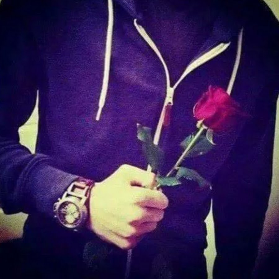 Пацан с розой