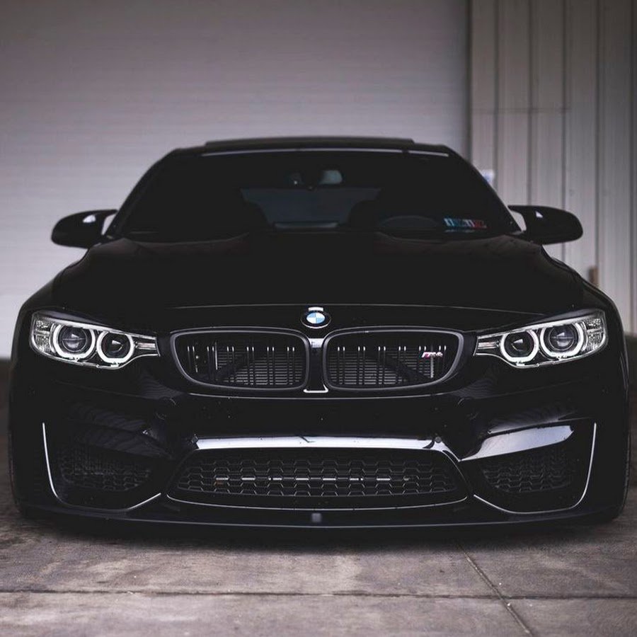 БМВ чёрный бумер 2020
