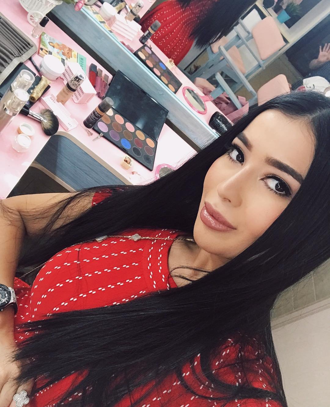 Красивые казахские парни