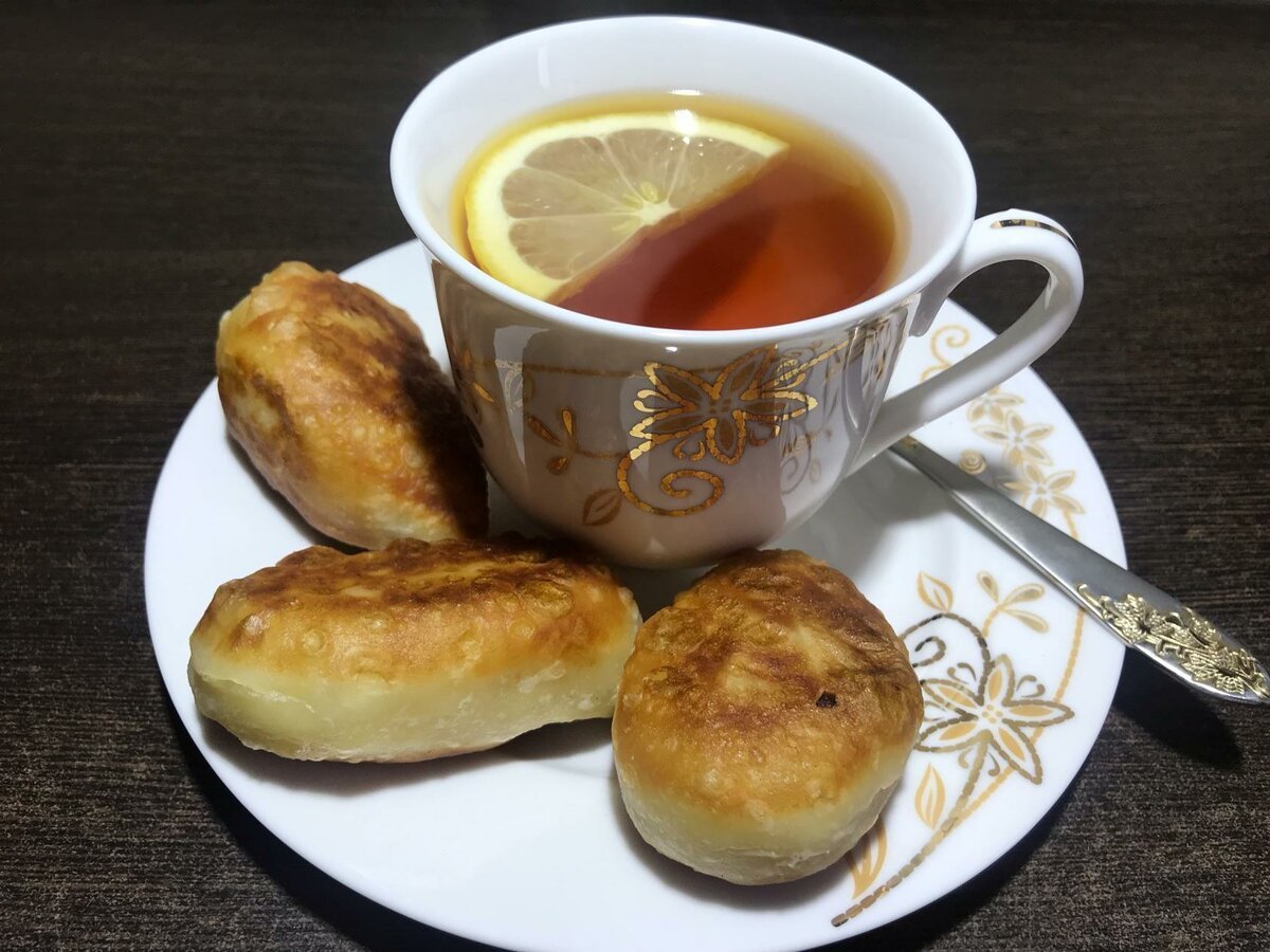 Чай с пирожками