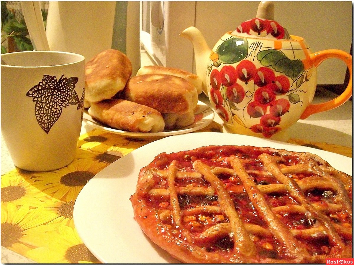 Домашнее чаепитие с пирогами