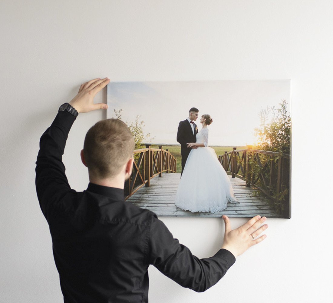 Художник рисует