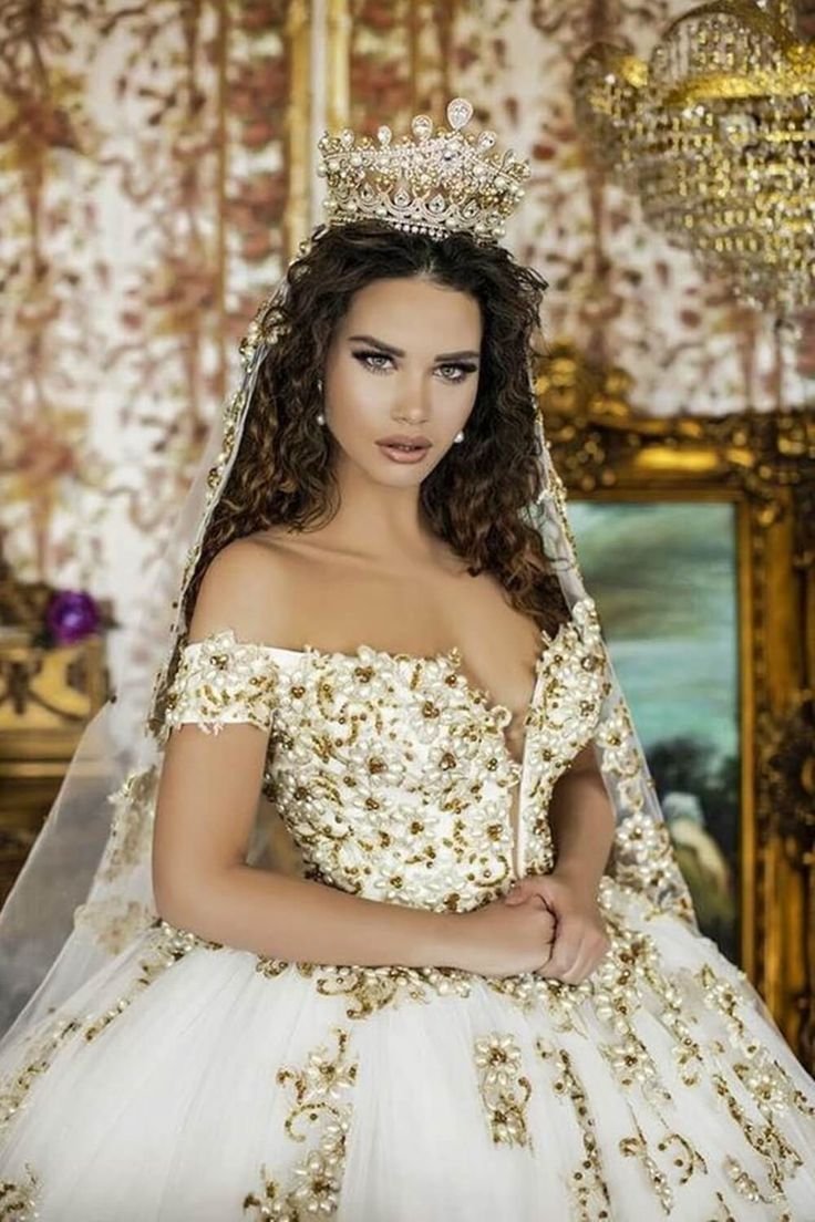 Frida Xhoi Королевские платья