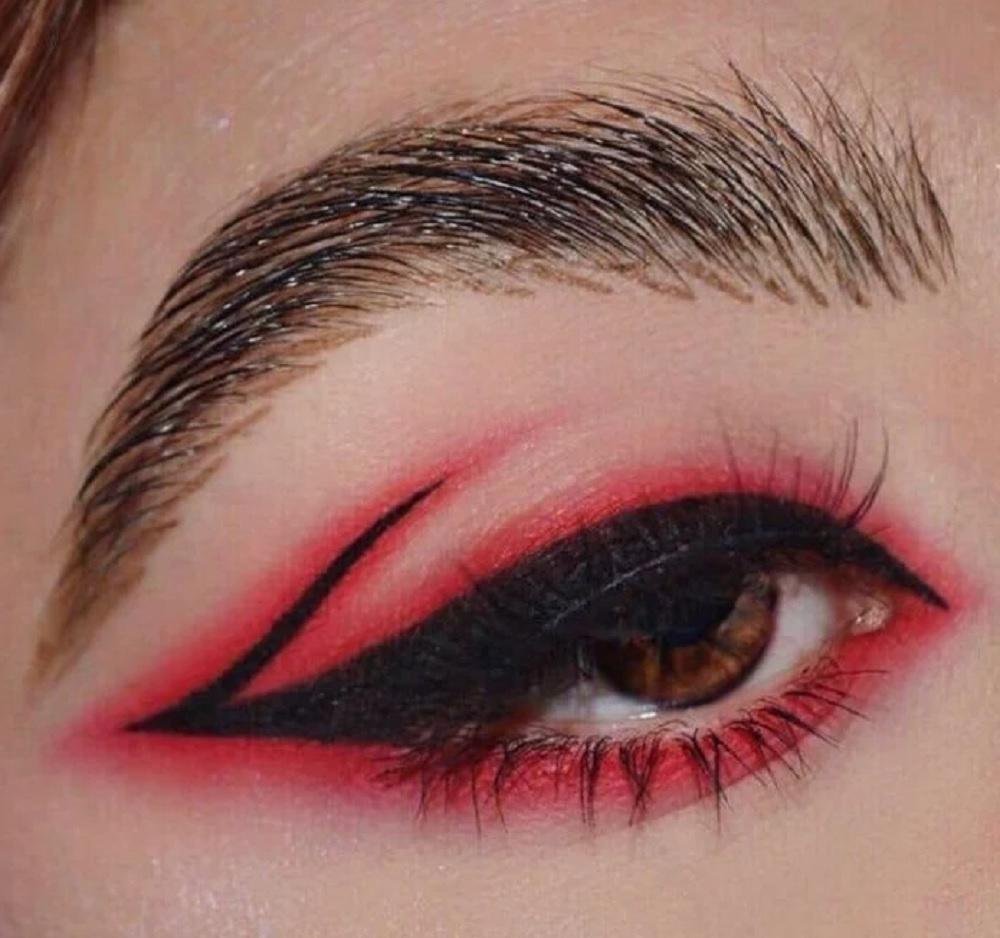 Необычные стрелки на глазах