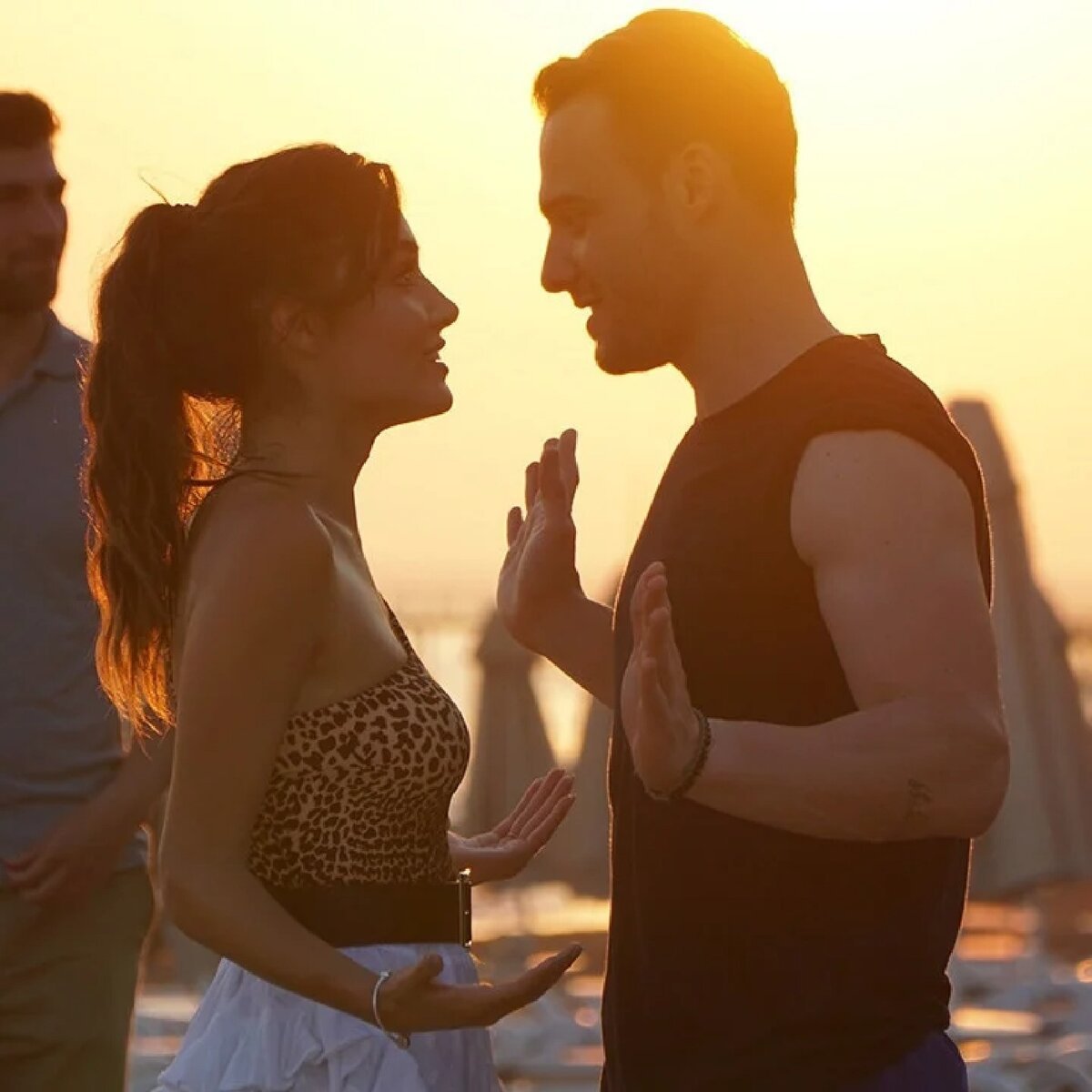 Ханде Эрчел Постучись