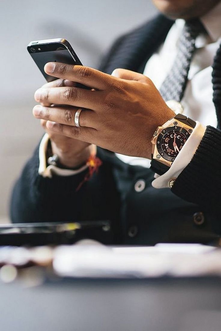 Мужчина с часами