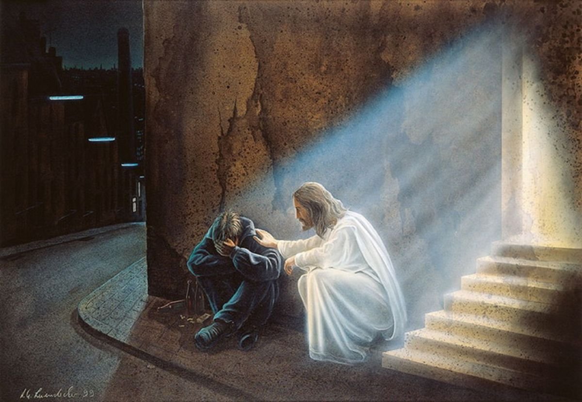 Господь обнимает человека