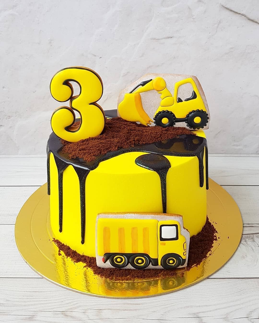 Пряник в виде экскаватора