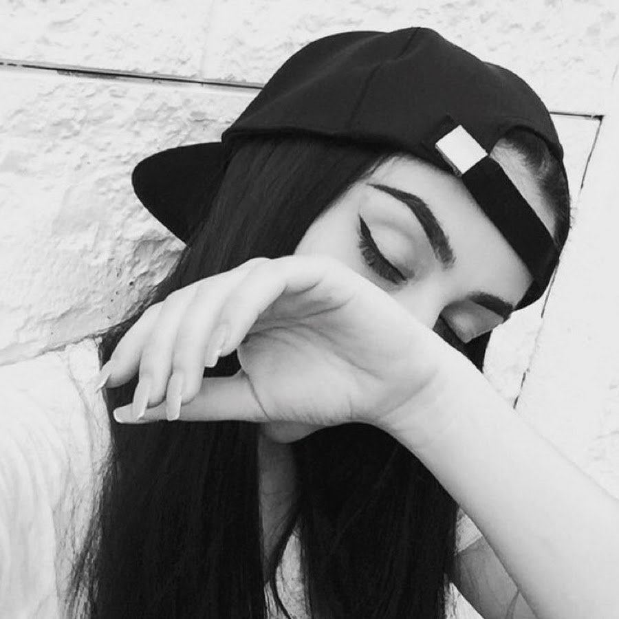 Кавказские девушки в кепке