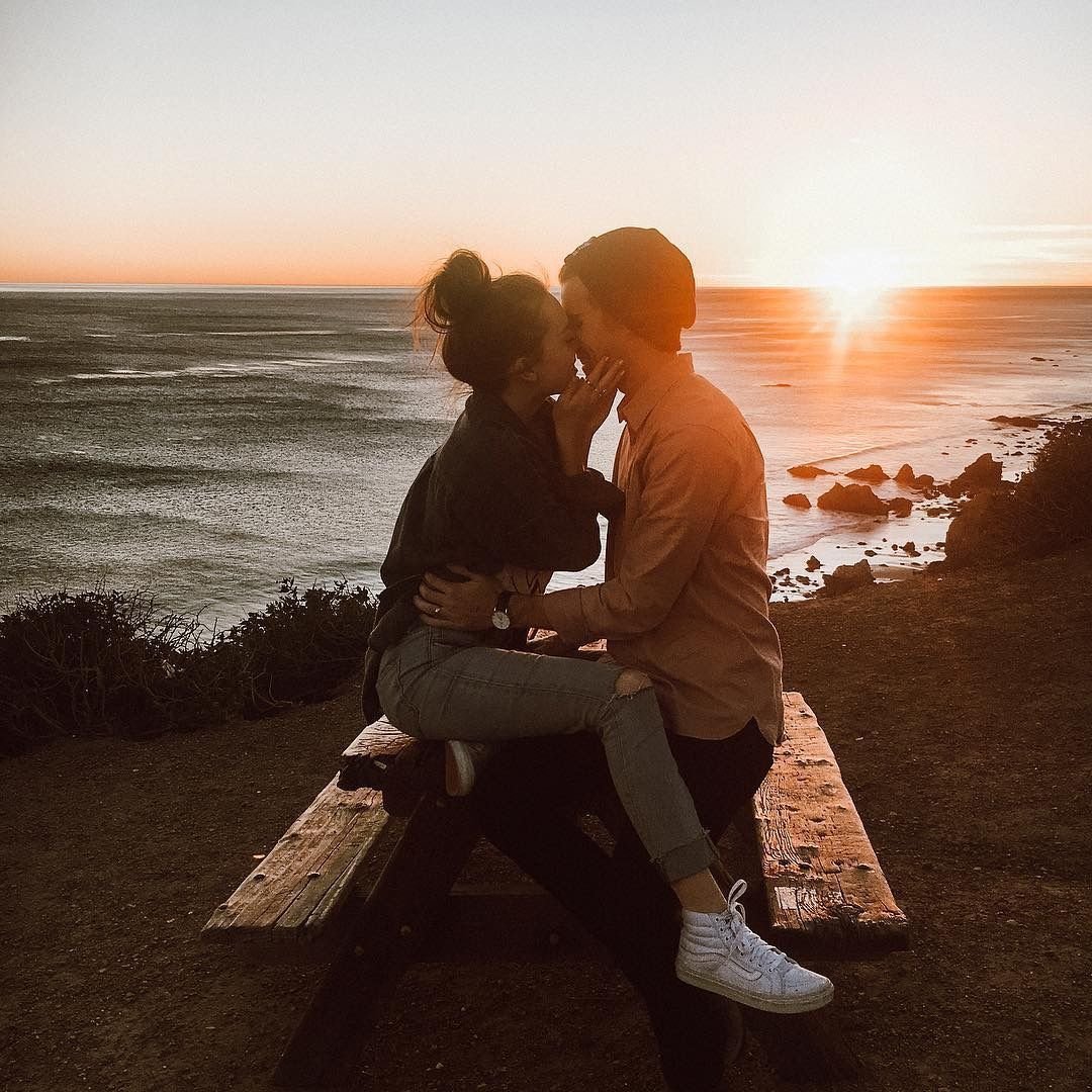 Парочка со спины