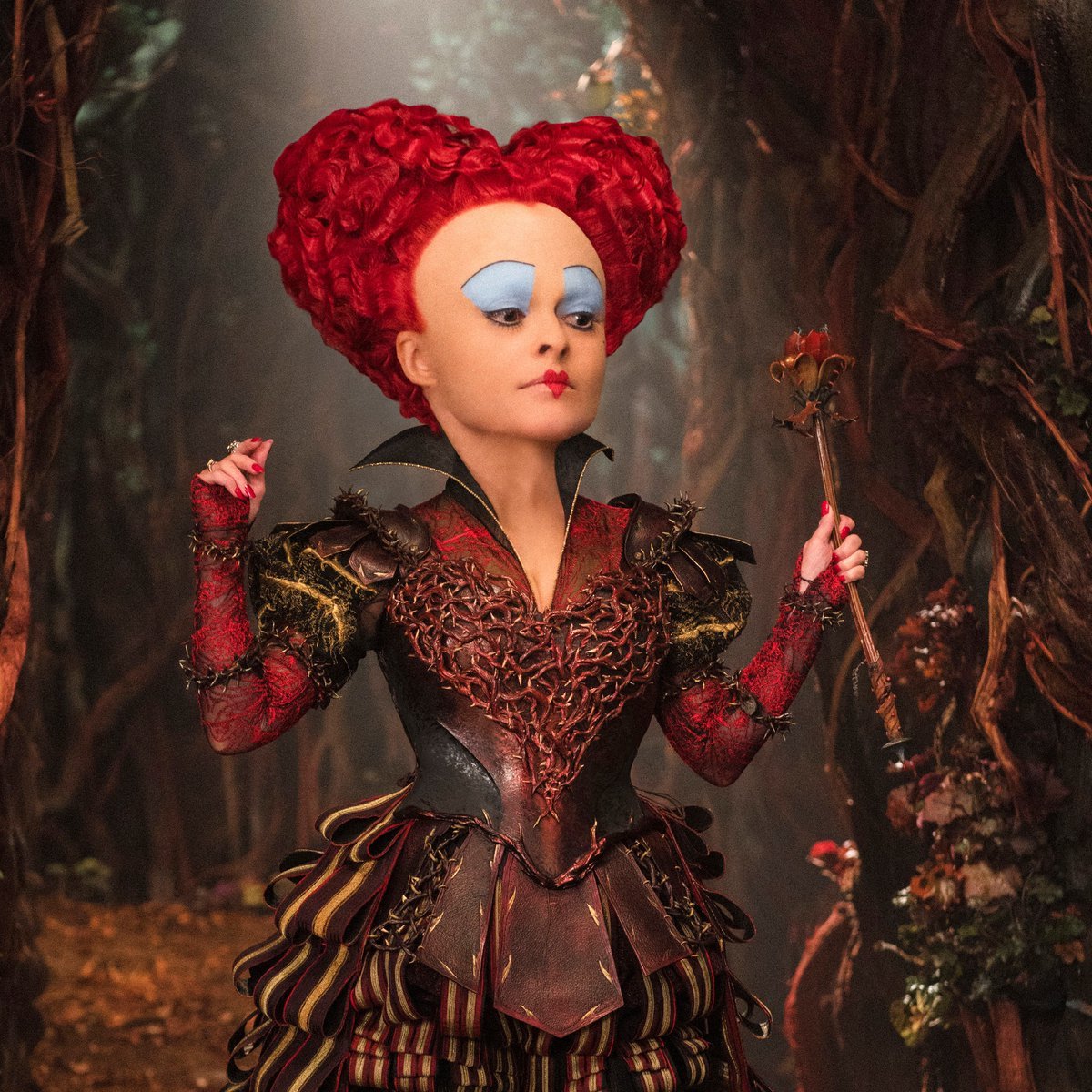 Хелена Бонем Картер красная Королева