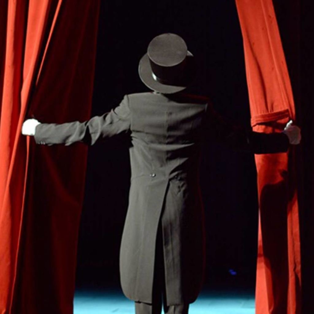 Поклон в театре