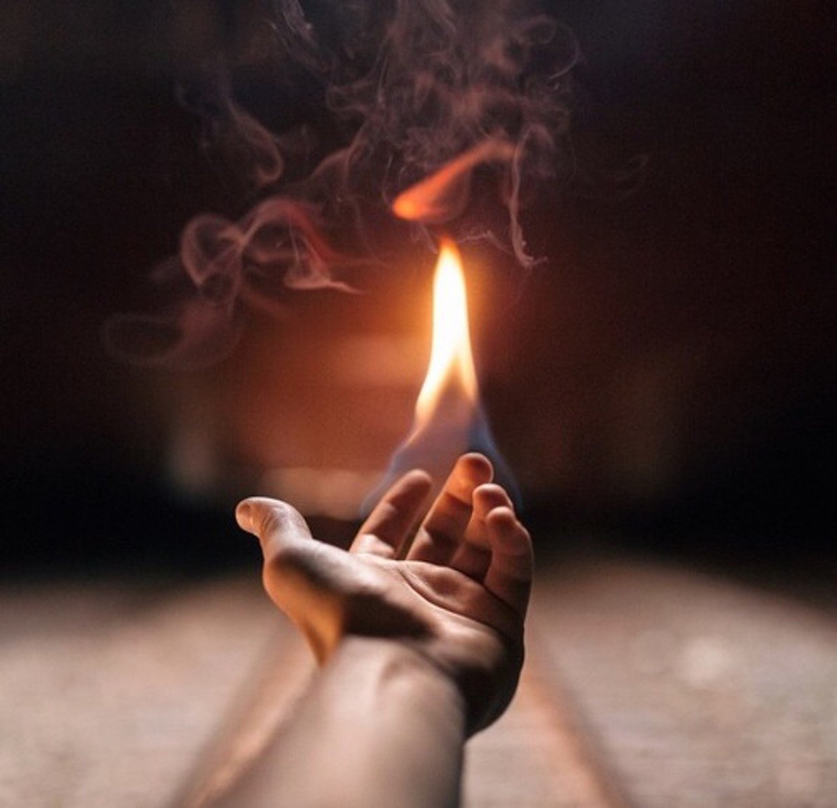 Огонь на ладони