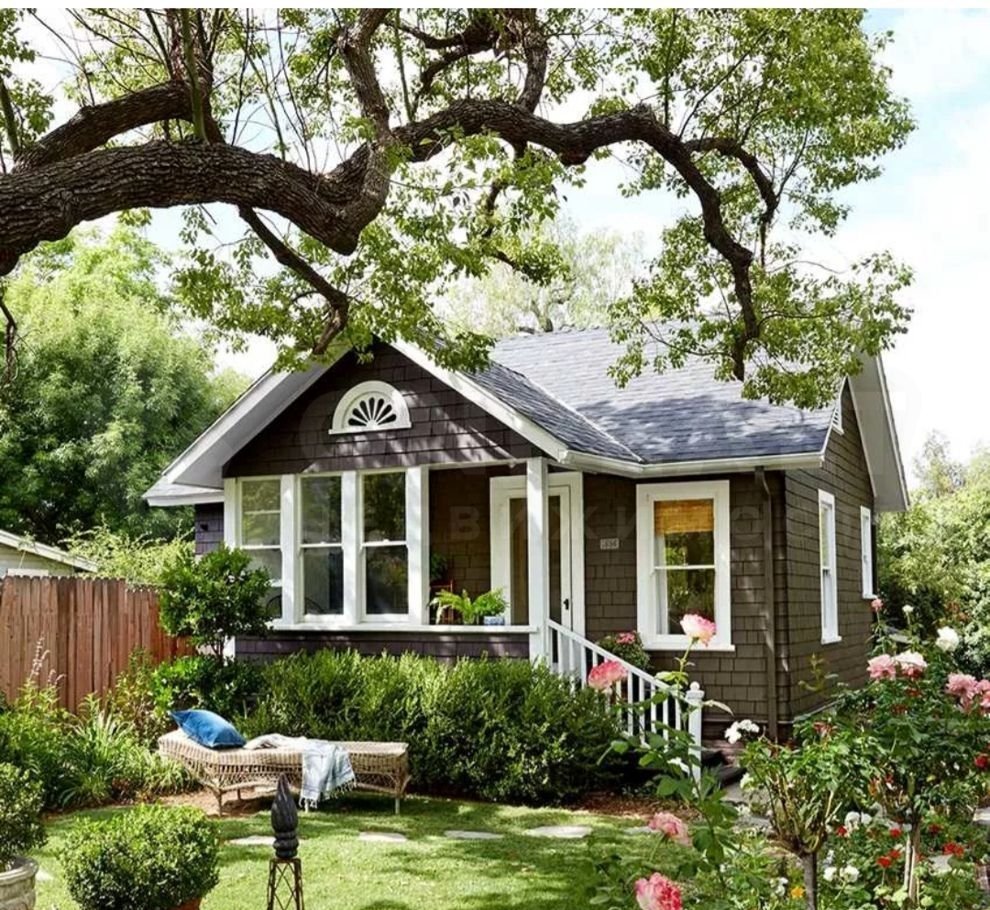 Уютный домик на даче