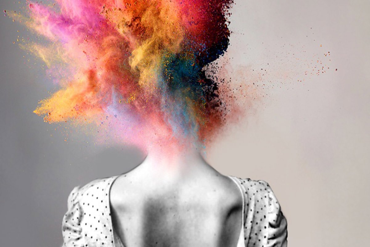 Взрыв мозга на белом фоне