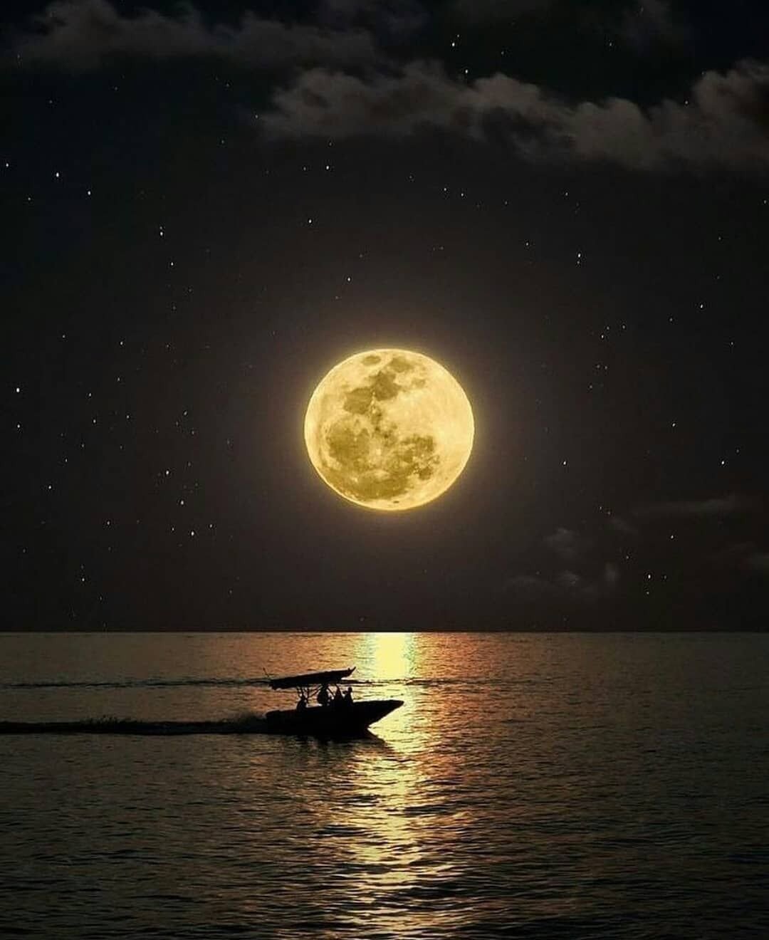 Звездная ночь с луной