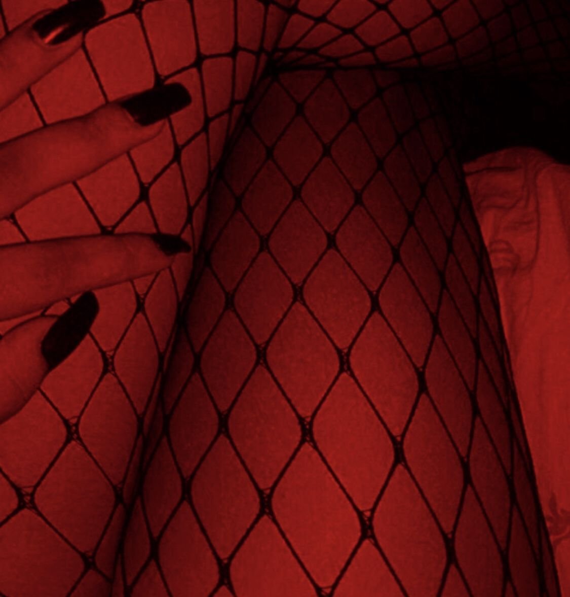 Эстетика красного девушка