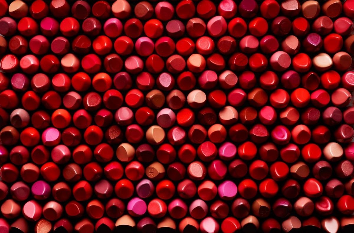 Красная помада текстура