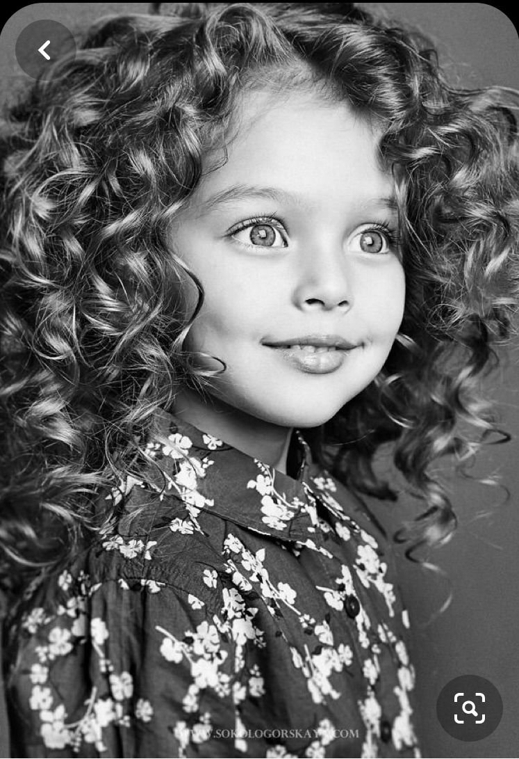 Дети с кудряшками