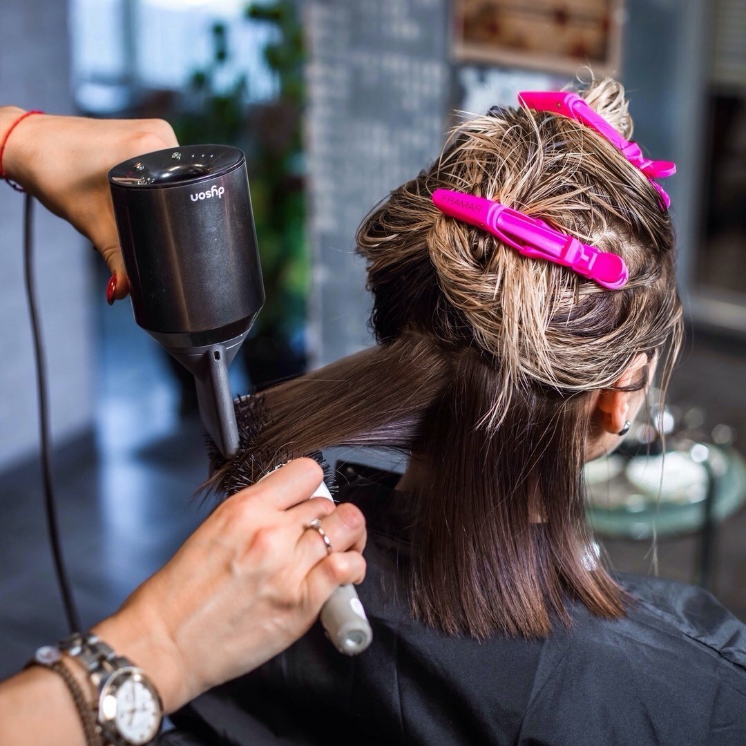 Парикмахер прическа