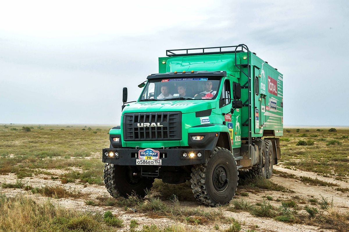 Машина Урал Некст 4х4
